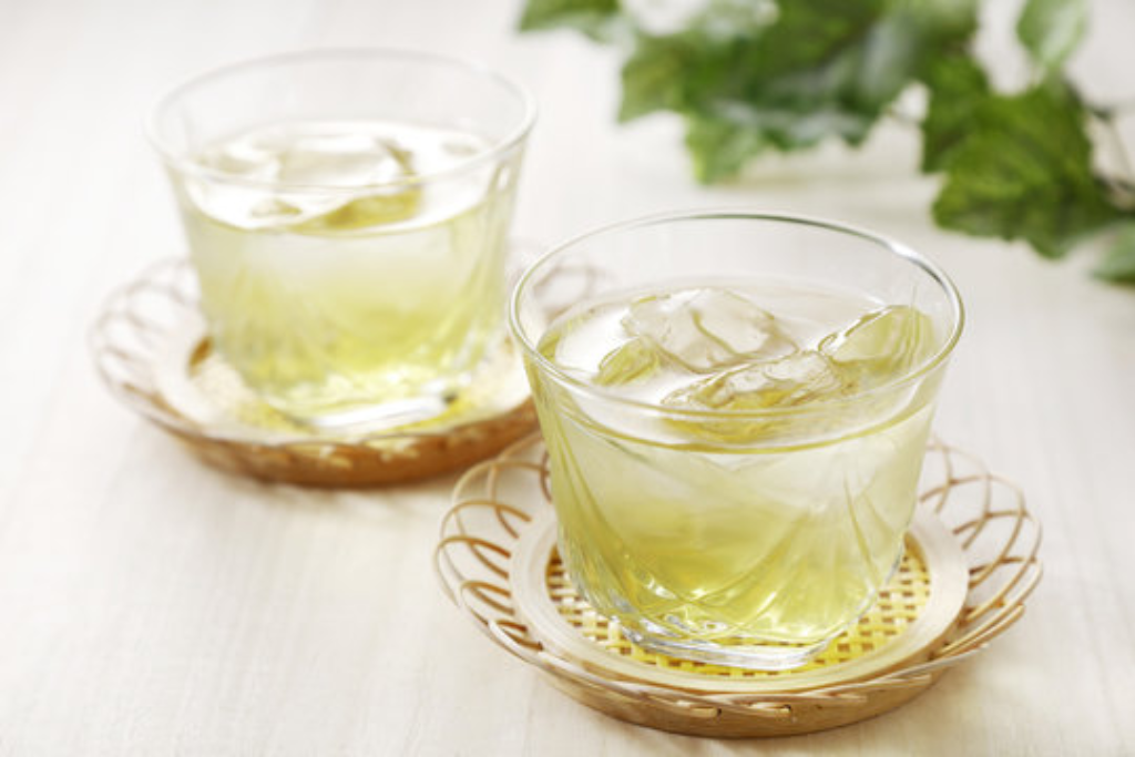 two cups of cold green tea 