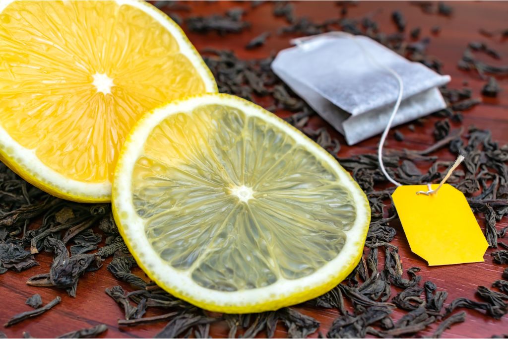 lemon tea with tea bags 