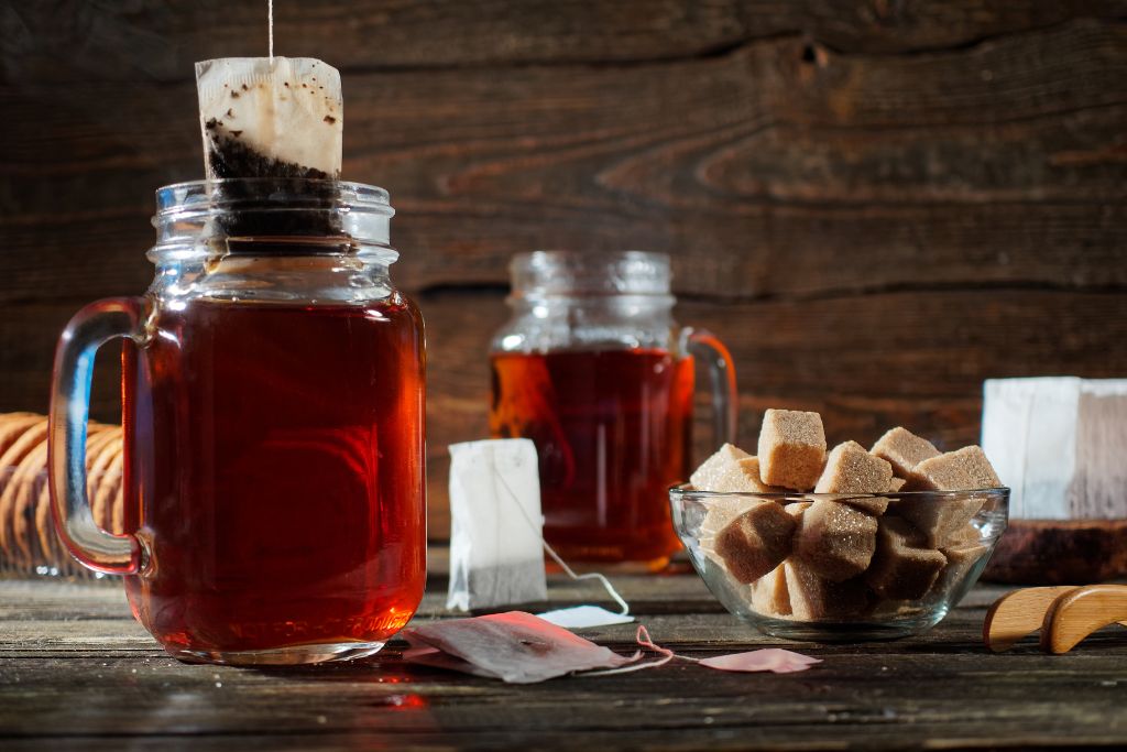 Preparation of sun tea/black tea with tea bags and granular sweeteners